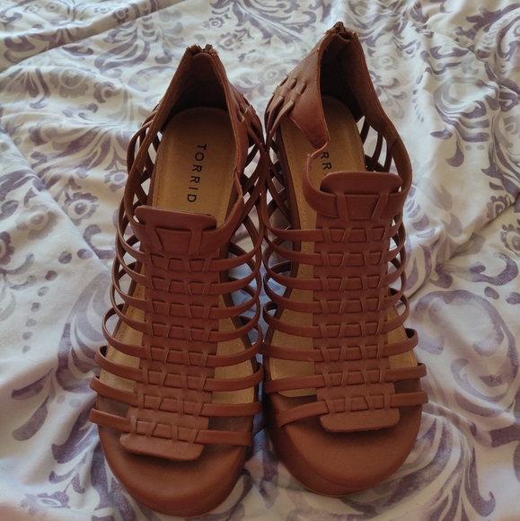 Gladiator Wedges - Picture 5 of 7